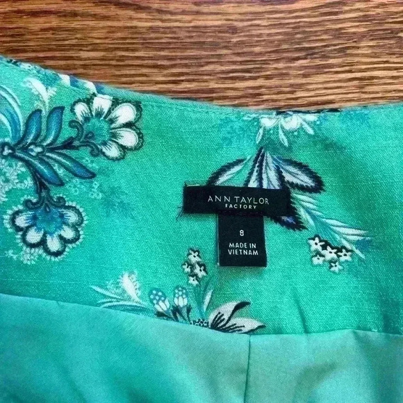 Ann Taylor Tailored High Waist Floral Print Pleated Dress Shorts Size 8 Green - Picture 5 of 11